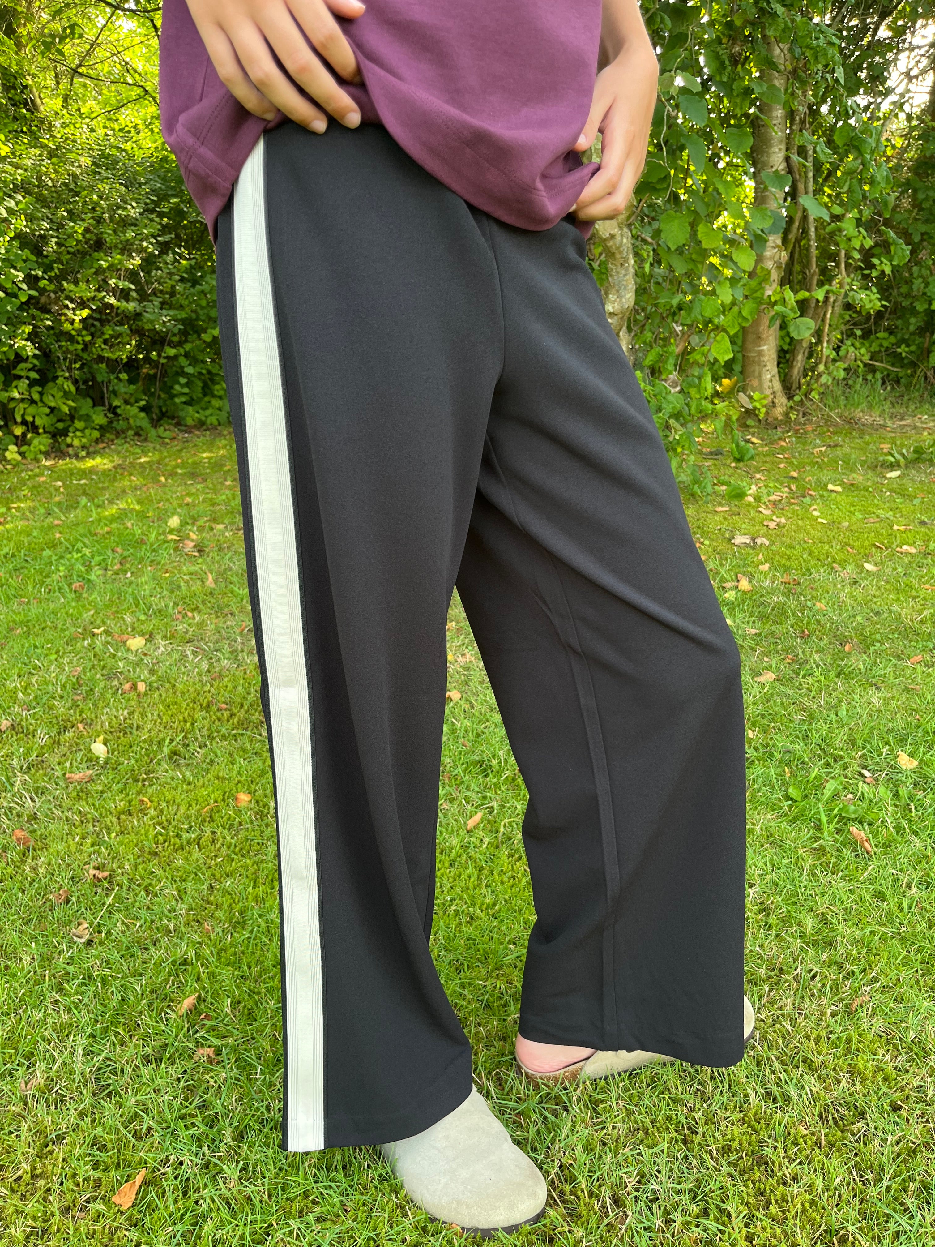 VMBERLIN Trousers - Black